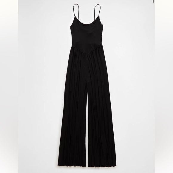 🎀NEW~AE Soft & Sexy Jumpsuit SIZE M - Picture 3 of 7